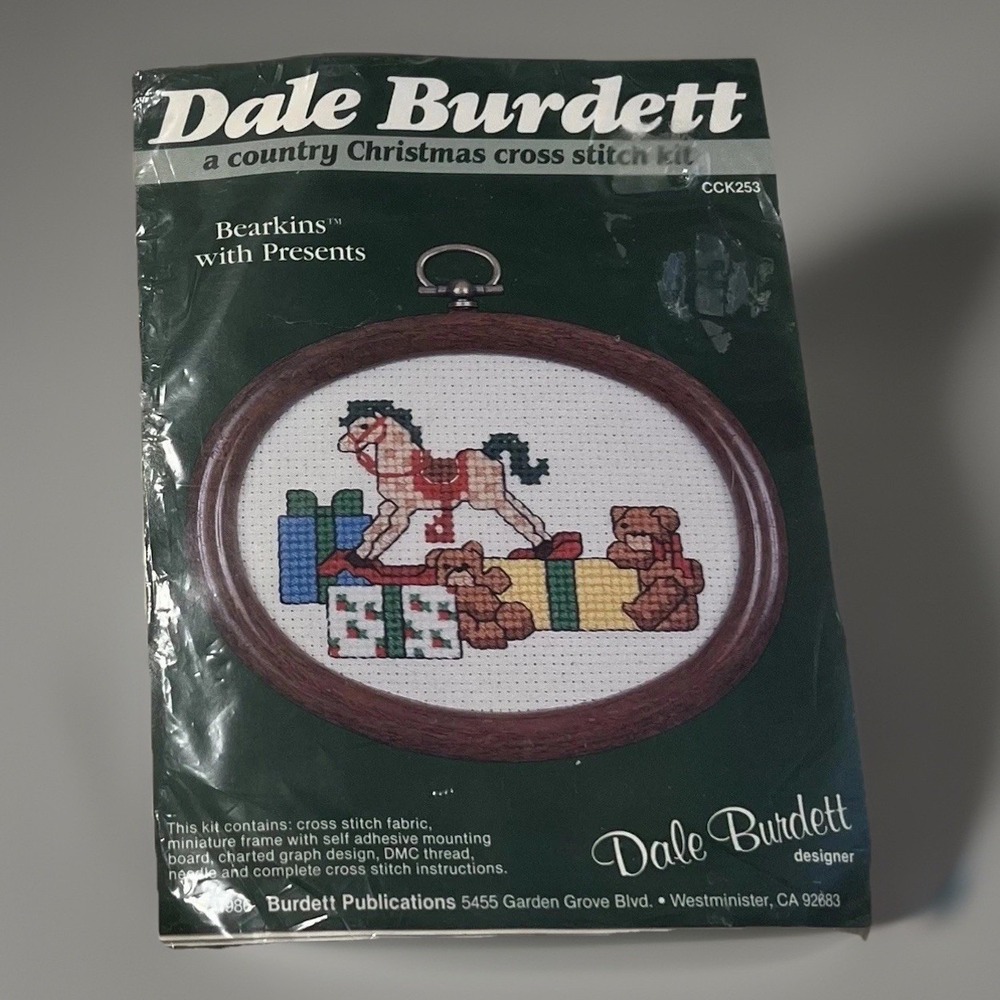 Dale Burdett Bearkins with Presents Christmas Cross Stitch Kit CCK253 1986